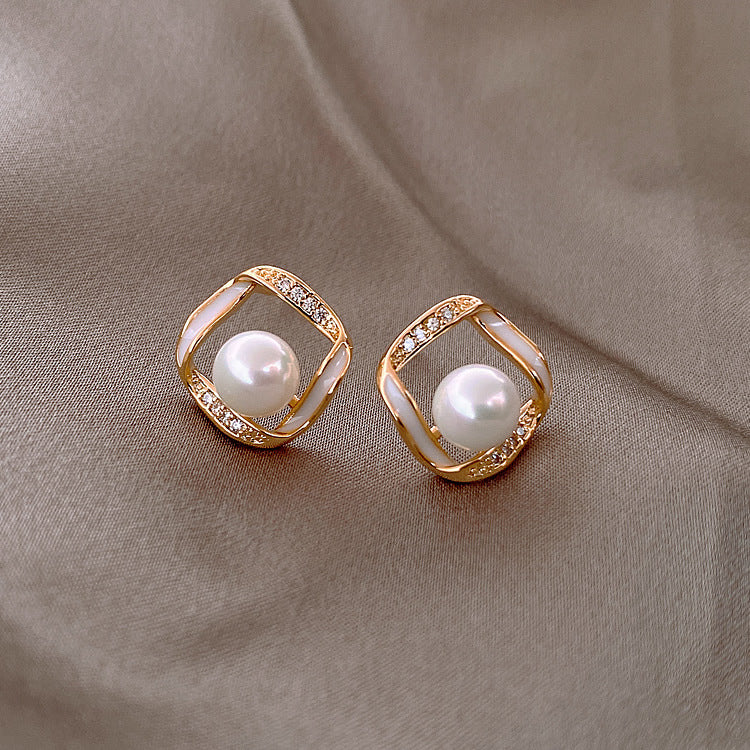 stud earring