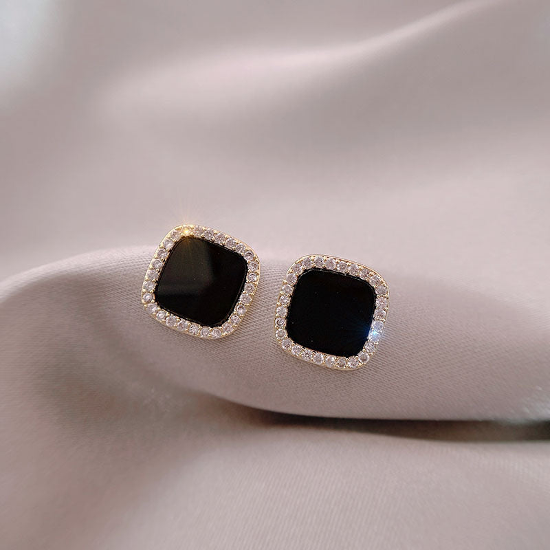 stud earring